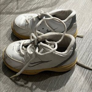 Nike Kids White and Yellow Low-Top Sneakers